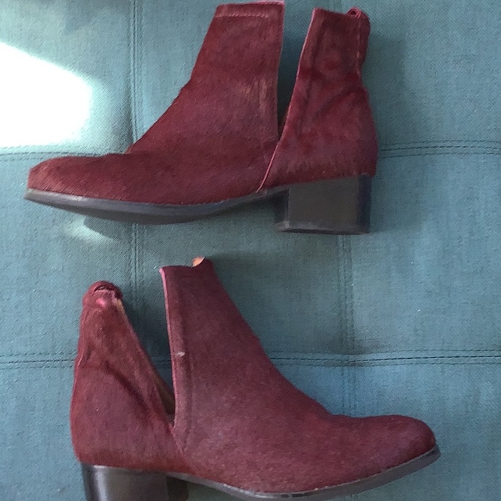 Jeffrey Campbell Unique burgandy fur like ankle boot